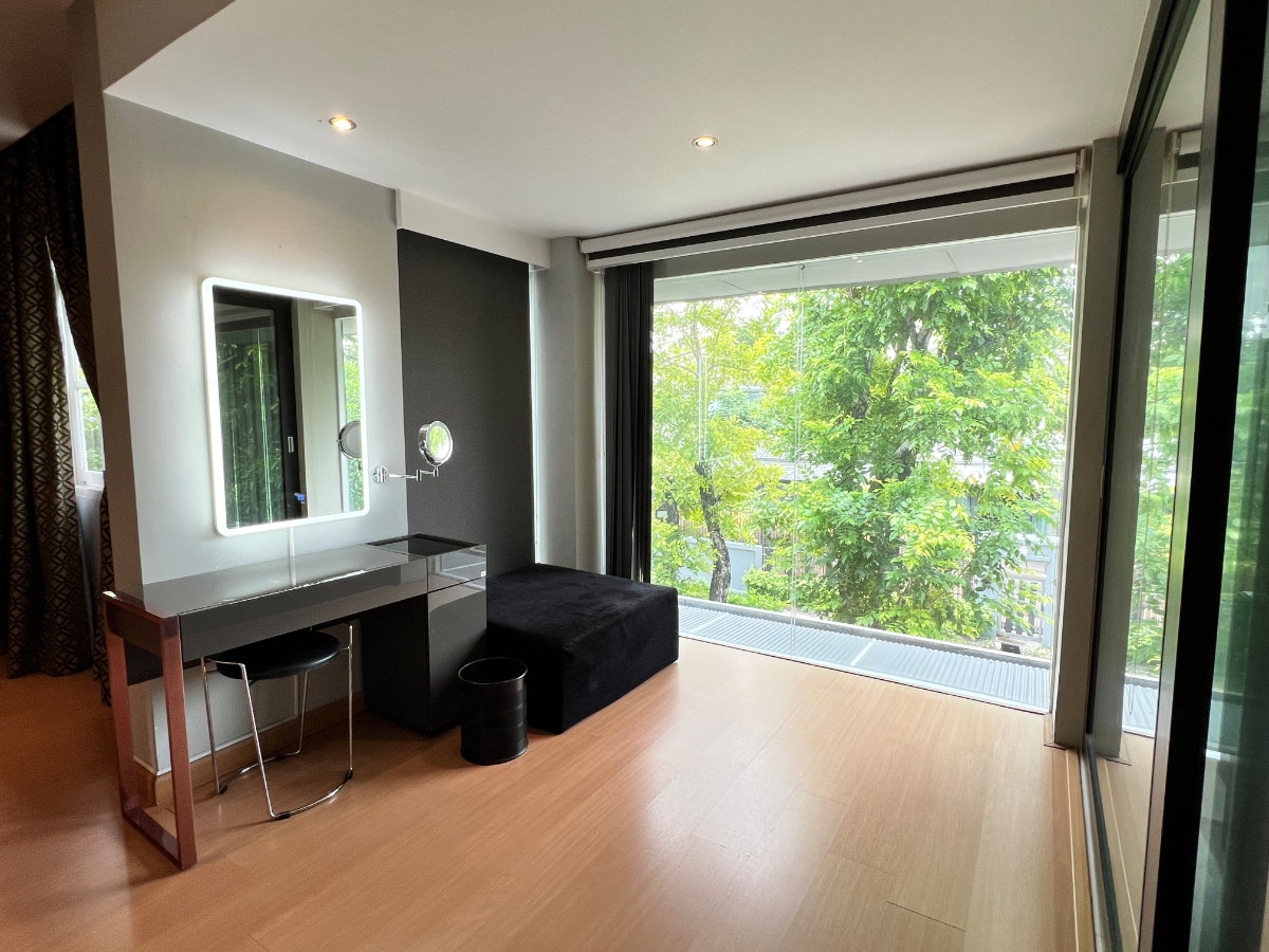 รูป 🏡✨ ให้เช่าบ้านเดี่ยวหรู 2 ชั้น — หมู่บ้านโกลเด้น-นครา อ่อนนุช 65 Fully Furnished บ้านหลังใหญ่ บรรยากาศดี พร้อมเข้าอยู่  - รูปที่ 9/16