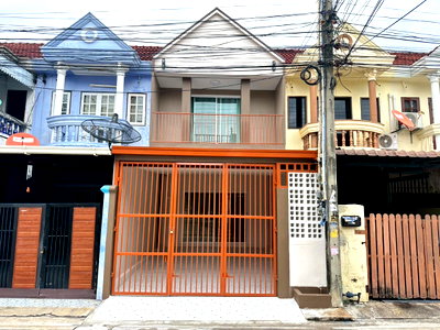 ทาวน์โฮม มหาวิทยาลัยบูรพา : ขายทาวน์โฮม 2 ชั้น ถ.เนตรดี บางแสน รีโนเวทใหม่ทั้งหลัง 