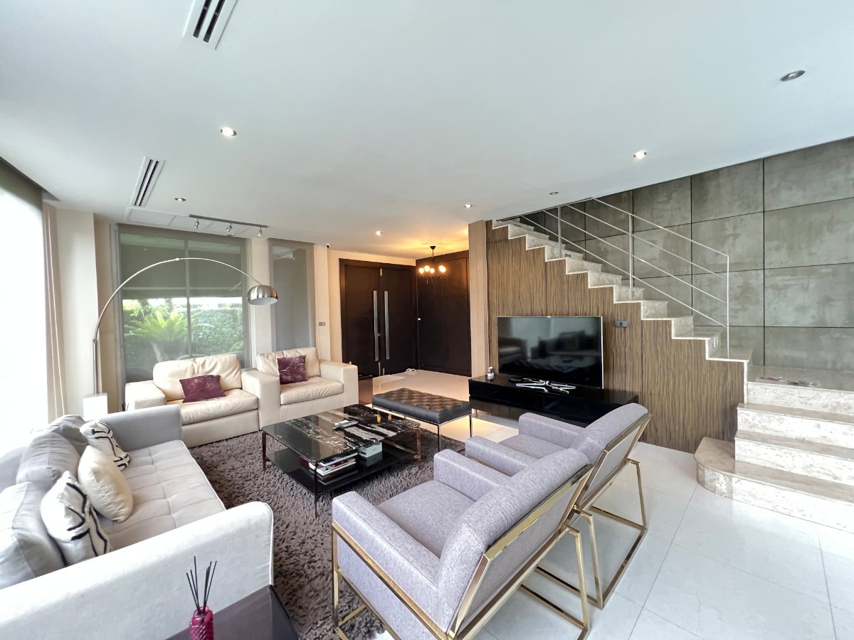 รูป 🏡✨ ให้เช่าบ้านเดี่ยวหรู 2 ชั้น — หมู่บ้านโกลเด้น-นครา อ่อนนุช 65 Fully Furnished บ้านหลังใหญ่ บรรยากาศดี พร้อมเข้าอยู่  - รูปที่ 3/16