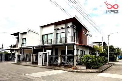 บ้านแฝด ถนนกรุงเทพ-ชลบุรี มอเตอร์เวย์ : ขายบ้านแฝด 2ชั้น 42ตร.ว. พฤกษา วีทู อ่อนนุช-พระราม 9 หลังมุม 