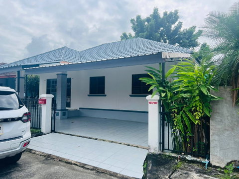 House for rent in Chokwaree Village, Nong Chom, San Sai. 3 bedrooms, 2 bathrooms.