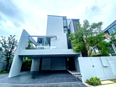 Houses for sale : Vive Krungthep Kreetha, luxury corner house  4 bedrooms, 5 bathrooms, 421 sq m, elevator.