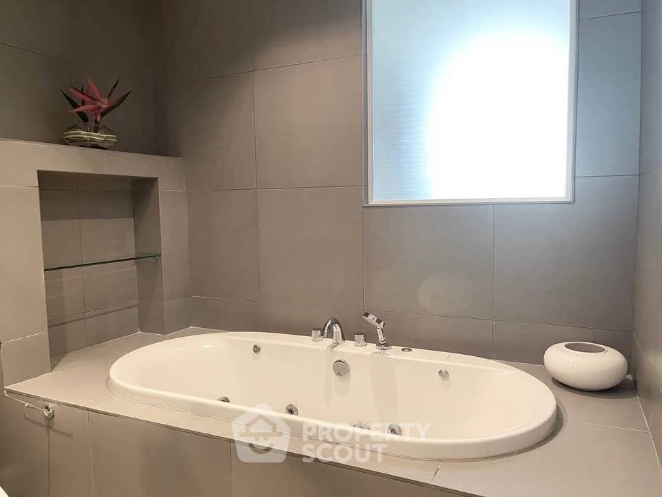 รูป คอนโด 2 ห้องนอน ชั้น 18 ขนาด 135 ตร.ม. Athenee Residence ใกล้ BTS เพลินจิต 200 ม. (ID 2919178) - รูปที่ 7/8