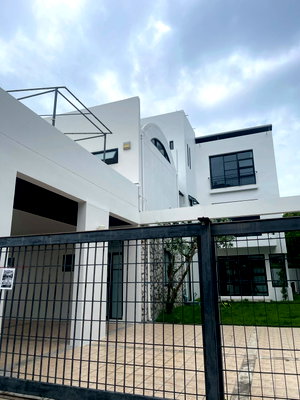 เช่าบ้านเดี่ยว โรงเรียนเซนต์แอนดรูส์อินเตอร์เนชันแนล กรุงเทพ : WS7516 🏡✨ ให้เช่าบ้านหรู The Noble Ekkamai 22 ใกล้ BTS เอกมัย เพียง 100,000 บาท / เดือน
