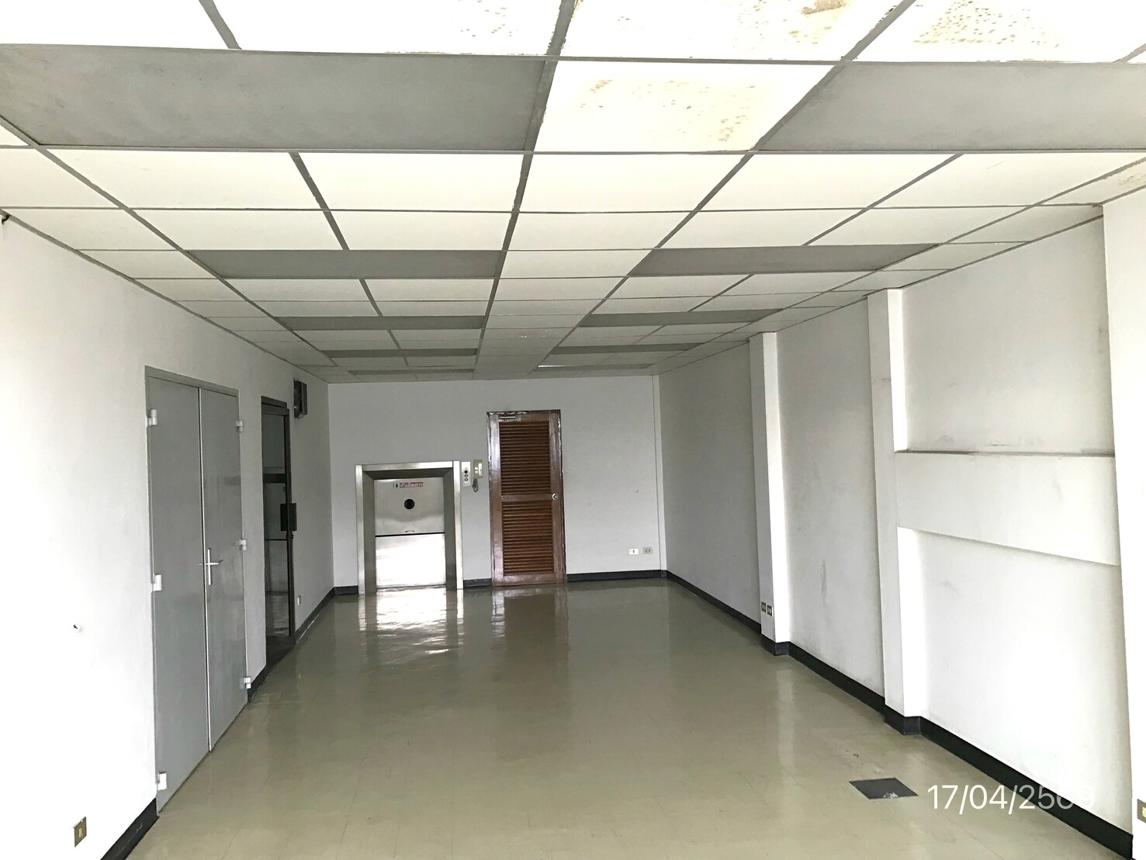 รูป อาคารที่ทำการสาขา 36 ตร.วา อาคารปิดทำการ สาขาสามแยกสันทราย สันทราย เชียงใหม่ 12.4M - รูปที่ 38/45