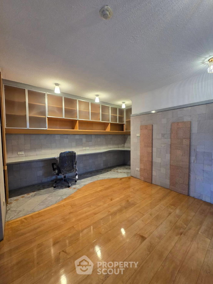 รูป คอนโด 2 ห้องนอน 245 ตร.ม. ที่ Sithakarn Condominium ใกล้ BTS เพลินจิต (ID 2926379) - รูปที่ 7/17