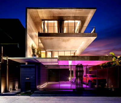 เช่าบ้านเดี่ยว โรงเรียนเซนต์แอนดรูส์อินเตอร์เนชันแนล กรุงเทพ : 🏡  ให้เช่าพูลวิลล่าหรู 3 ชั้น ใจกลางเมือง — สุขุมวิท 71 ✨ตกแต่งครบ Fully Furnished พร้อมเข้าอยู่