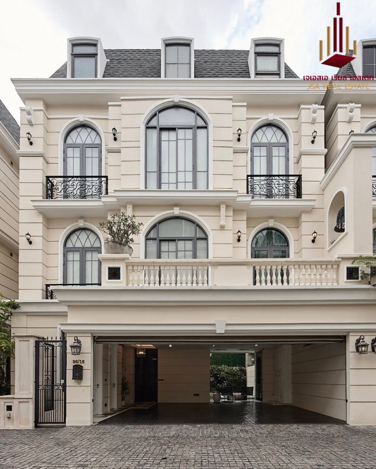 Houses for sale : ✨ For Sale: The Boulevard Ekkamai ✨  💰 Only 85,800,000 THB