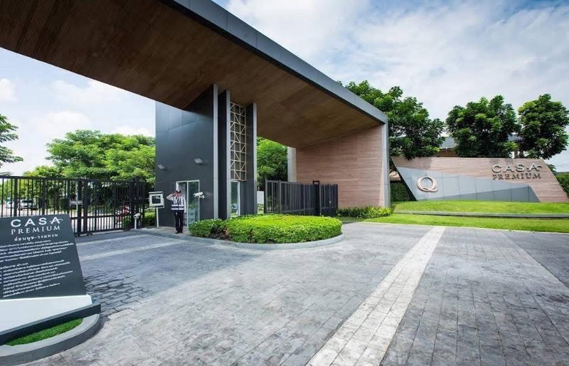 ขายบ้านเดี่ยว : บ้านพร้อมอยู่ใกล้สนามบินและโรงเรียนนานาชาติ