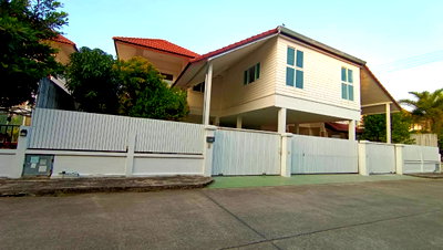 เช่าบ้านเดี่ยว พรีเมี่ยม เอาท์เล็ท เชียงใหม่ : ปล่อยเช่าบ้านเดี่ยว 2 ชั้น สันผักหวานหางดง เชียงใหม่ ใกล้โรงเรียนนานาชาติหลายแห่ง (R1159) T.0946511456