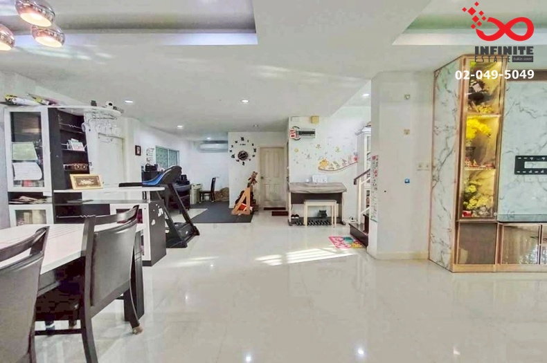รูป ขายบ้านเดี่ยว 2 ชั้น 70 ตรว. หมู่บ้านกรีนลีฟ ราษฎร์อุทิศ 11 สุวินทวงศ์ หน้าโครงการ - รูปที่ 4/10