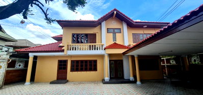 Houses for rent The Paseo Park Kanchanaphisek : Luxury corner house phutthamonthon sai 1 for rent, 180 sq.w. 600 sq.m. built-in whole house
