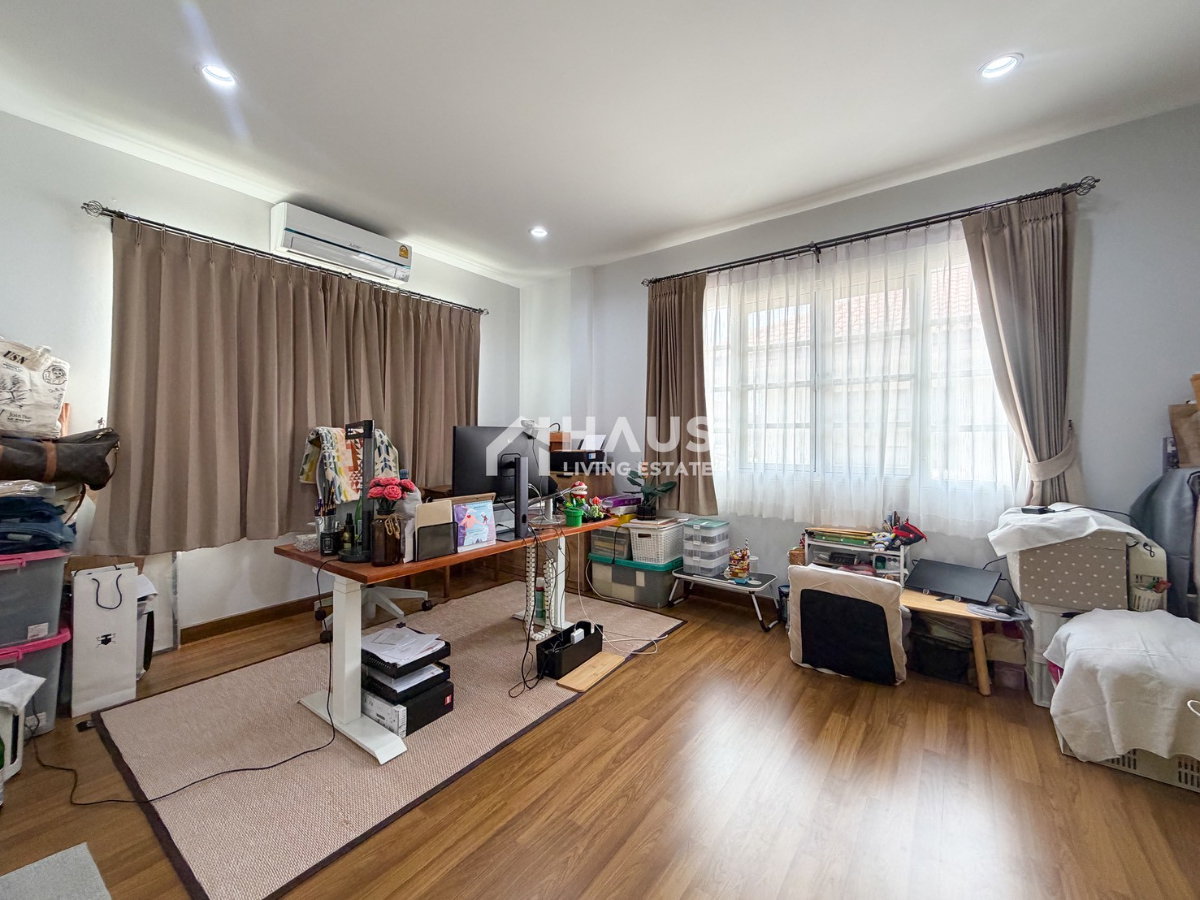 picture Ladawan Pinklao - Borommaratchachonnani / 4 Bedrooms #HPHU079 - 24/32