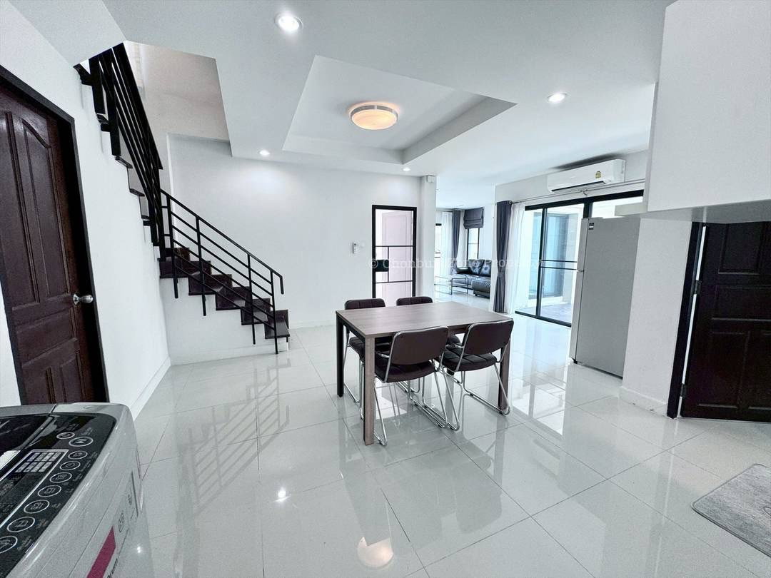 รูป ให้เช่าบ้านเดี่ยวหลังใหญ่ ม.เดอะคอมพลีท ใกล้เจปาร์ค ศรีรา - รูปที่ 5/20