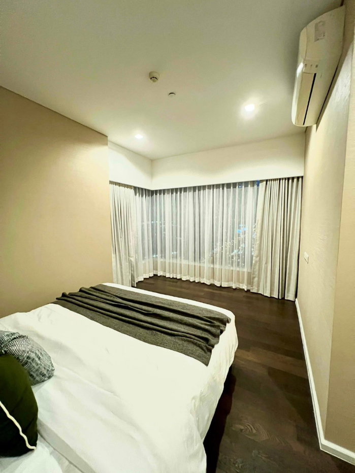 picture The Saint                Residences - 8/14