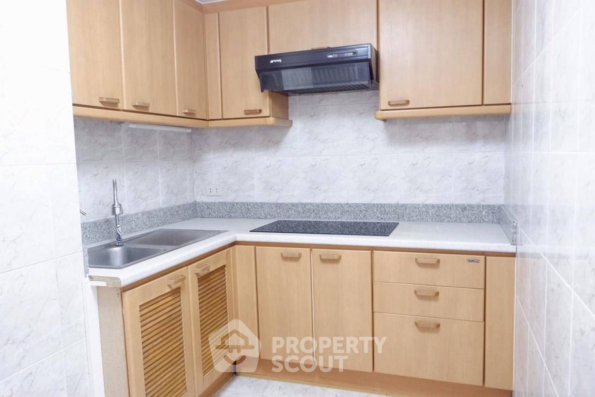 รูป คอนโด 2 ห้องนอน 132 ตร.ม. โอมินิ ทาวเวอร์ ใกล้ BTS นานา 400 ม. (ID 2874557) - รูปที่ 10/18