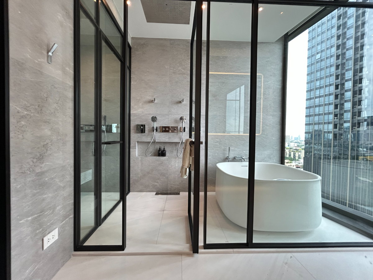 picture Scope Thonglor Grand dining area designed for private fine dining experiences - 7/7