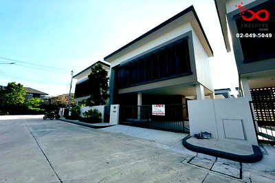 ขายบ้านเดี่ยว : ขายบ้านเดี่ยว วิลล่า 168 นิวกรุงเทพกรีฑา 2ชั้น 59ตร.ว. บ้านใหม่พร้อมอยู่ ใกล้สนามบินสุวรรณภูมิ ถนนพัฒนาชนบท