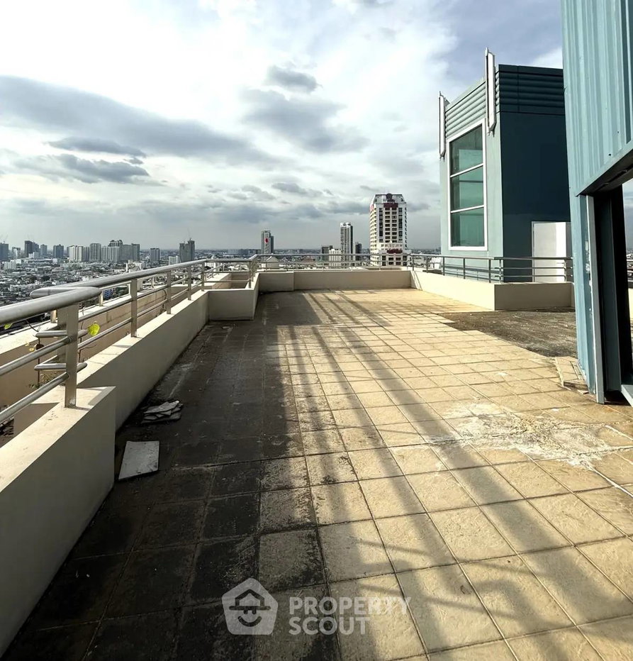 รูป คอนโด 5 ห้องนอน 273 ตร.ม. สัตว์เลี้ยงได้ โครงการ วอเตอร์มาร์ค เจ้าพระยา ใกล้ BTS กรุงธนบุรี (ID 2873672) - รูปที่ 13/13