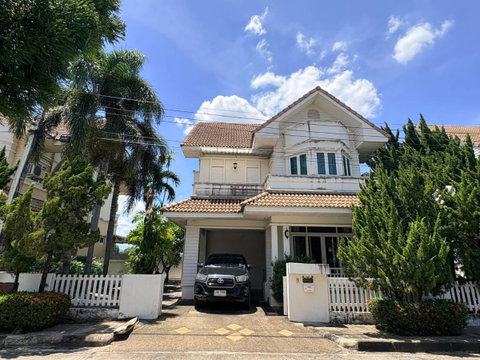 ขายบ้านเดี่ยว พร้อมเฟอร์นิเจอร์ ที่ตั้ง หมู่บ้านปาล์มสปริงคันทรีโฮม อำเภอเมืองเชียงใหม่ (H449) T.0946511456