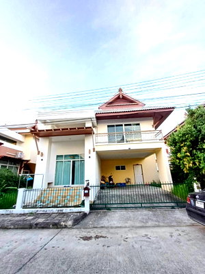 Houses for rent San Sai Chiang Mai :  Two storey house for rent with 3 bedrooms,3 toilets and 1 kitchen.    #ASS-H1109 