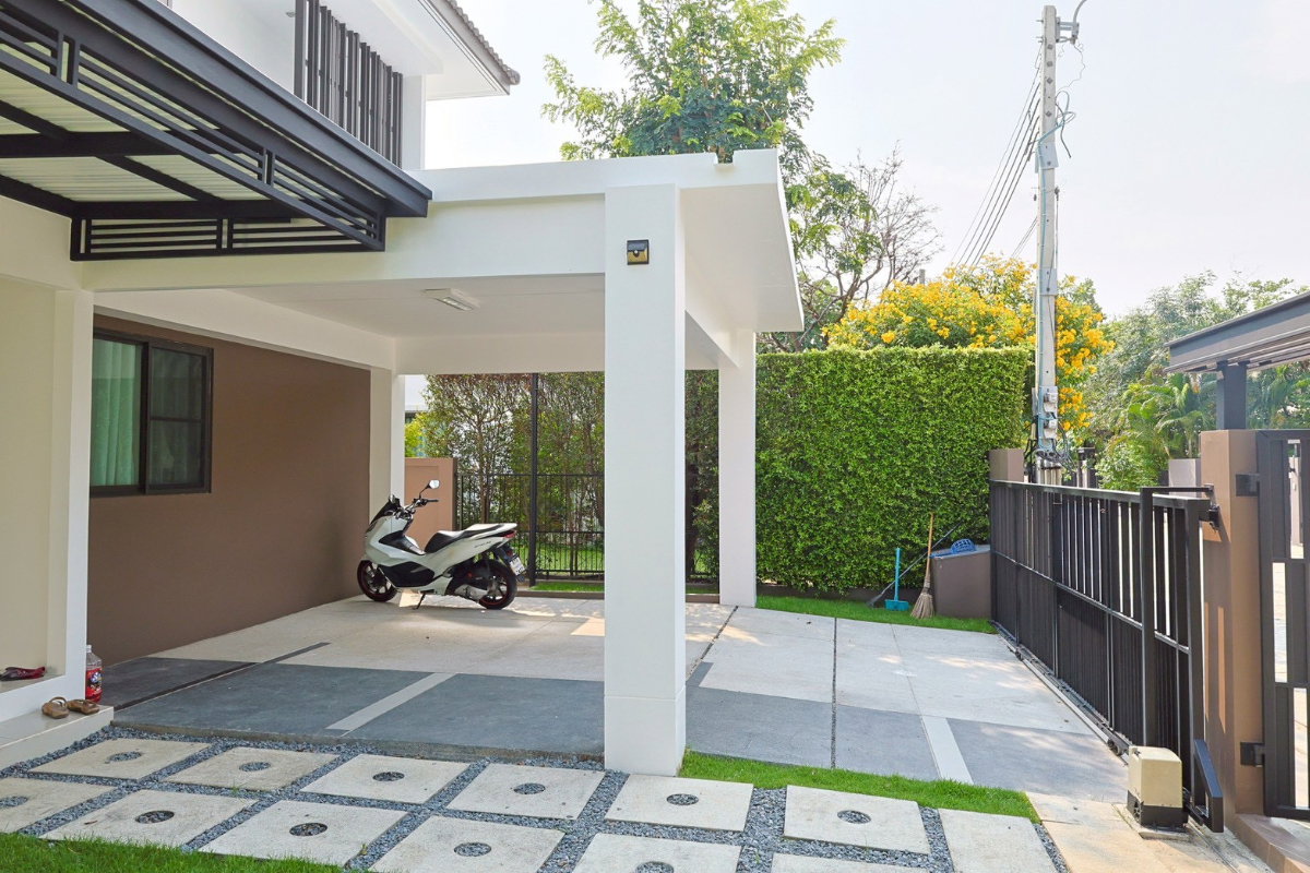 รูป ขายบ้านเดี่ยวแปลงใหญ่ มัณฑนา บางนา กม.7 - 4 ห้องนอน 3 ห้องน้ำ เนื้อที่ 112.6 ตร.วา สวยสุด หลังมุม เป็นส่วนตัวที่สุด ใกล้ Mega บางนา เพียง 17.99 ลบ.! - รูปที่ 2/15
