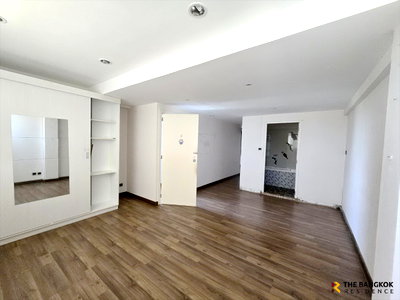 ทาวน์โฮม ลาดพร้าว 71 : 🏙️ ขายทาวน์โฮม 4 ชั้น ลาดพร้าว 71 เหมาะทำ Home Office ใกล้ MRT ลาดพร้าว 71 และ Central Eastville ✨
