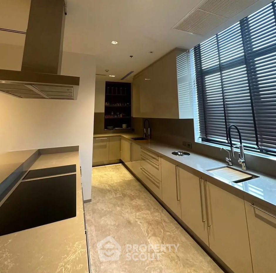 รูป คอนโด 4 ห้องนอน ชั้น 35 ขนาด 470 ตร.ม. ขายที่ HQ Thonglor ใกล้ BTS ทองหล่อ (ID 2873649) - รูปที่ 11/27