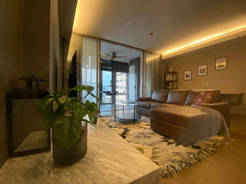 ST562/Super Luxury 1-Bedroom Plus for Rent: Siamese Exclusive Queens