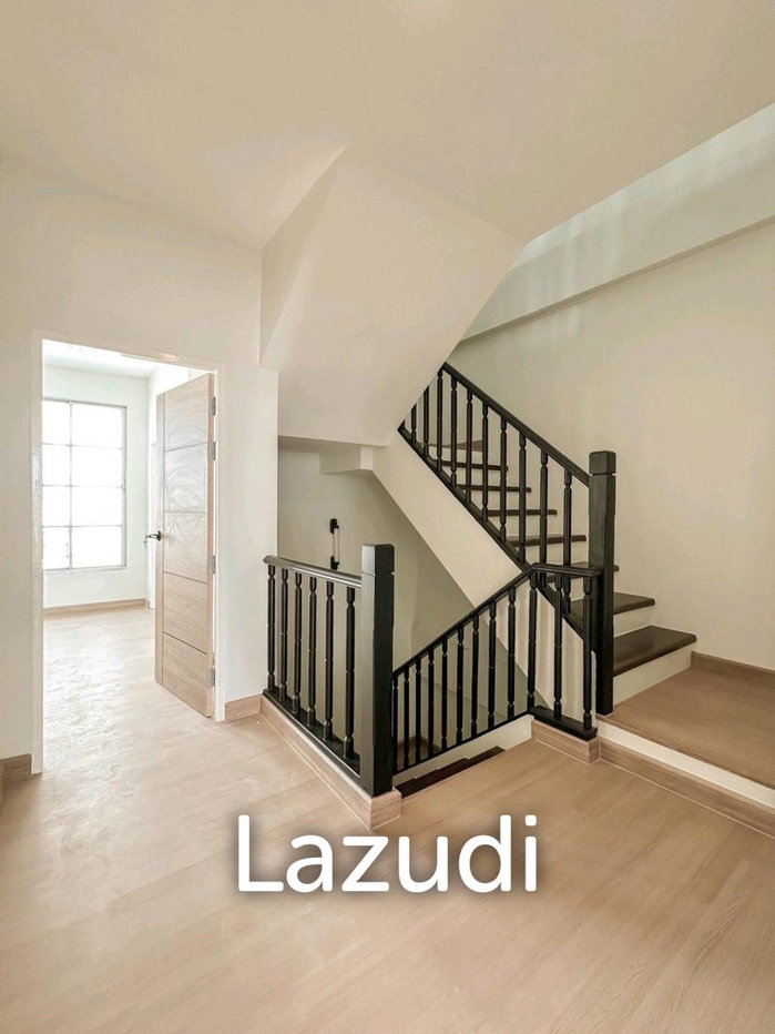 รูป 260 sqm modern townhouse in Wang Thonglang Bangkok - รูปที่ 8/25