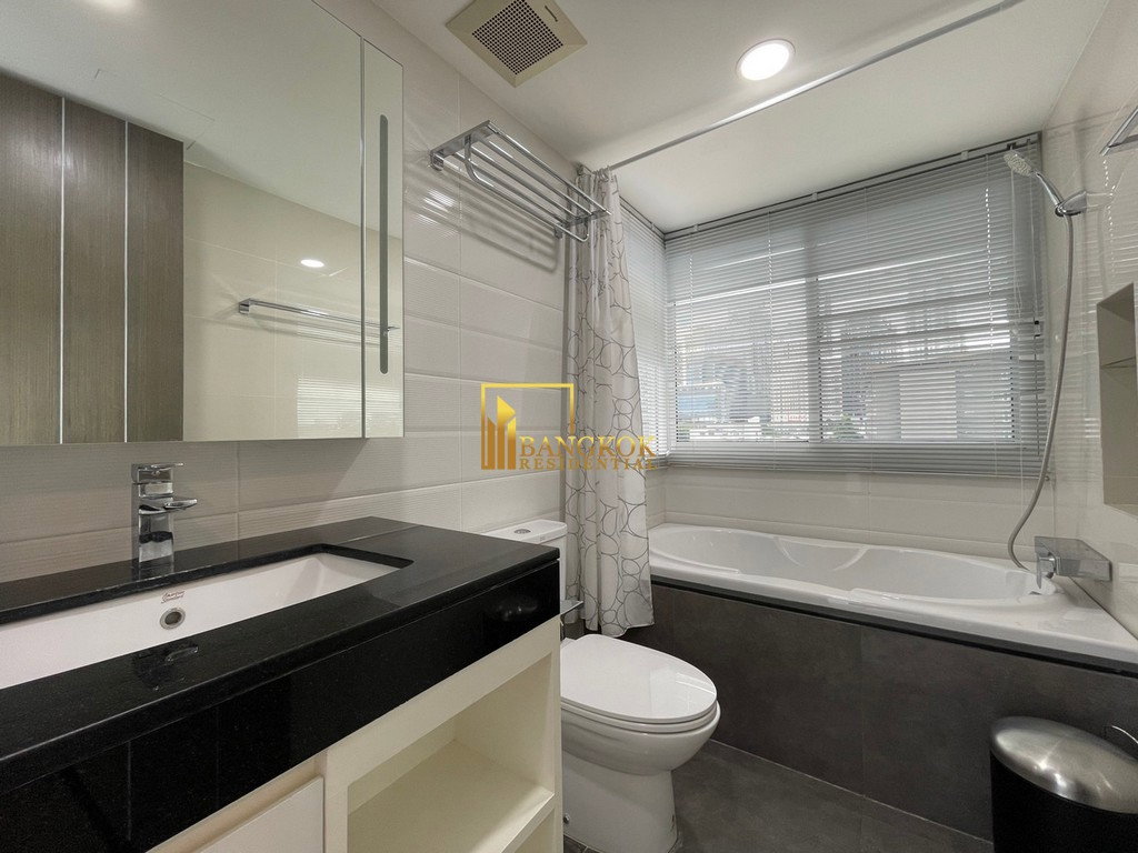 รูป Renovated 3 Bedroom Apartment in Phrom Phong - BR0872AP - รูปที่ 12/32
