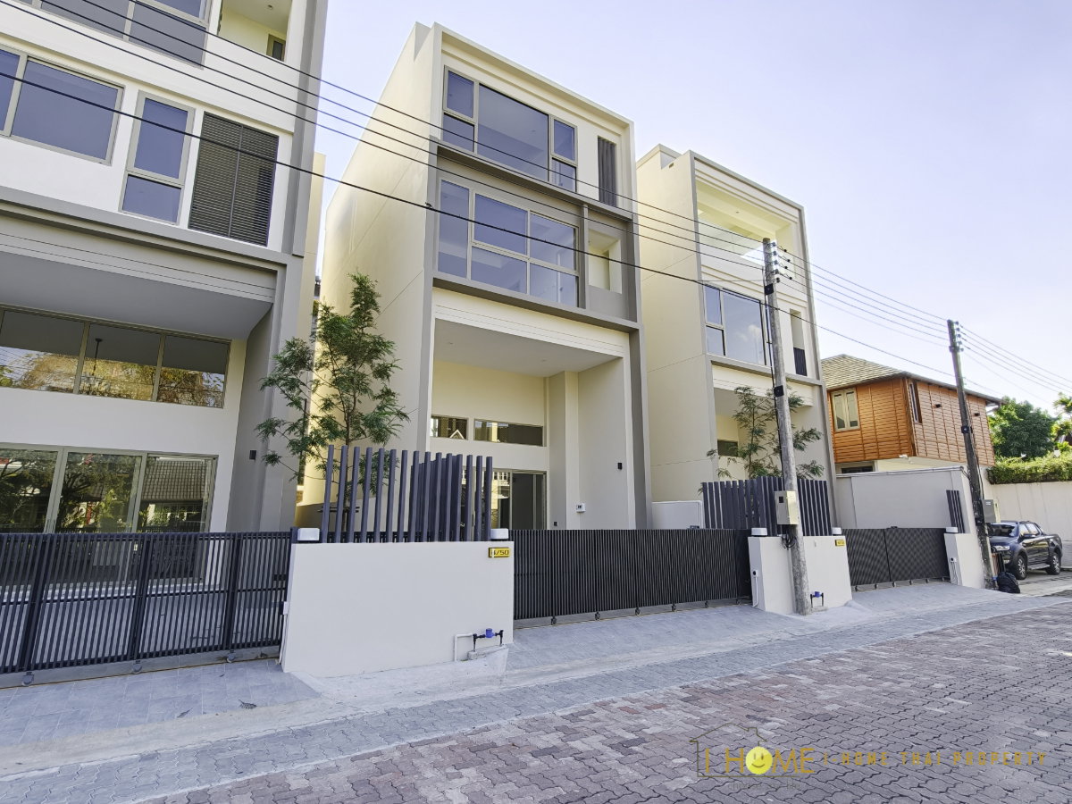 รูป  ขายบ้านเดี่ยว 3 ชั้นครึ่ง   4 ห้องนอน  5 ห้องน้ำ  1 ห้องครัว  2 ที่จอดรถ #C8MG100617 - รูปที่ 5/26