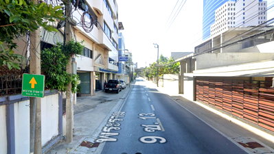 ที่ดิน วิทยาลัยรัชต์ภาคย์เทคโนโลยีและการจัดการ : ขายที่ดินสวยทำเลดี พระราม 9 ซอย 13 เนื้อที่ 140 ตารางวา ขายเพียง 240,000 บาท/ตารางวาเท่านั้น!! 092-665-1669