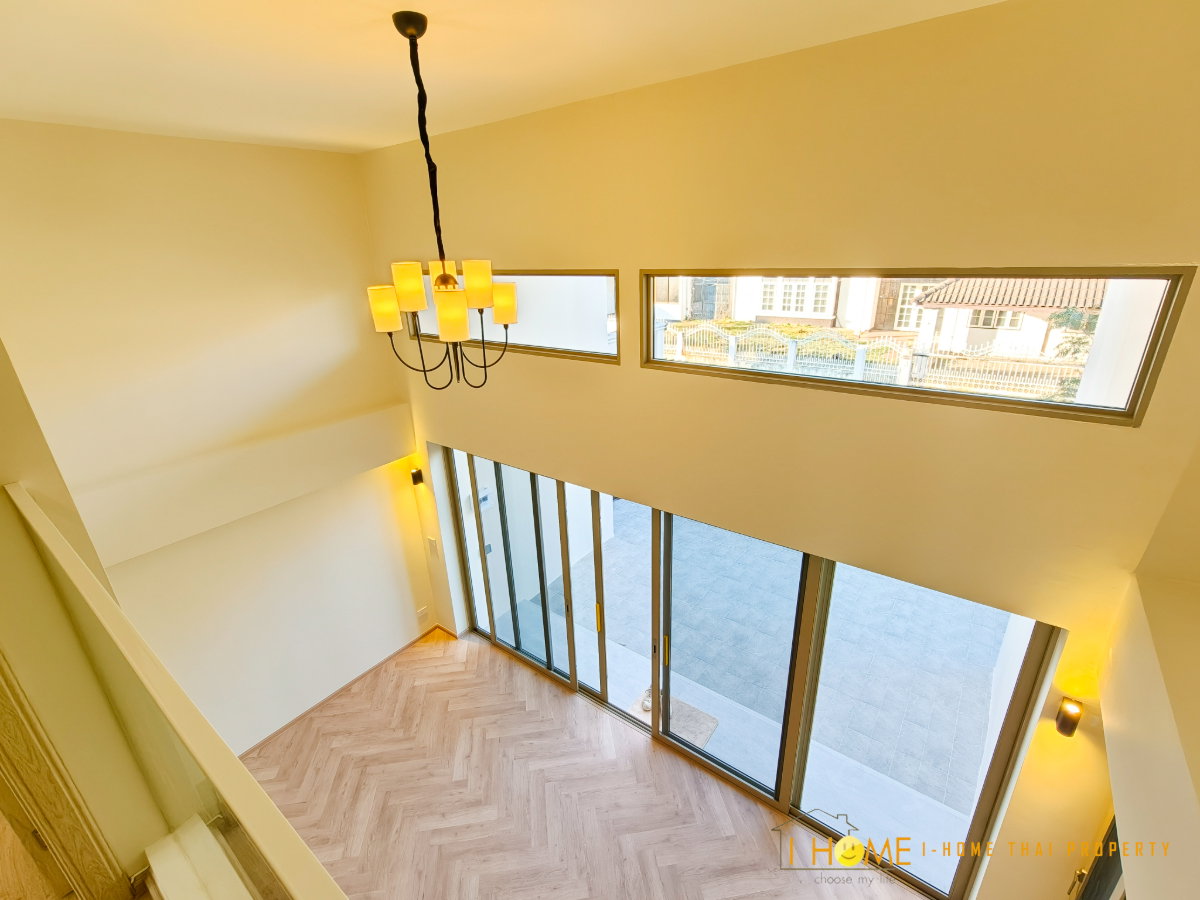 รูป  ขายบ้านเดี่ยว 3 ชั้นครึ่ง   4 ห้องนอน  5 ห้องน้ำ  1 ห้องครัว  2 ที่จอดรถ #C8MG100617 - รูปที่ 14/26