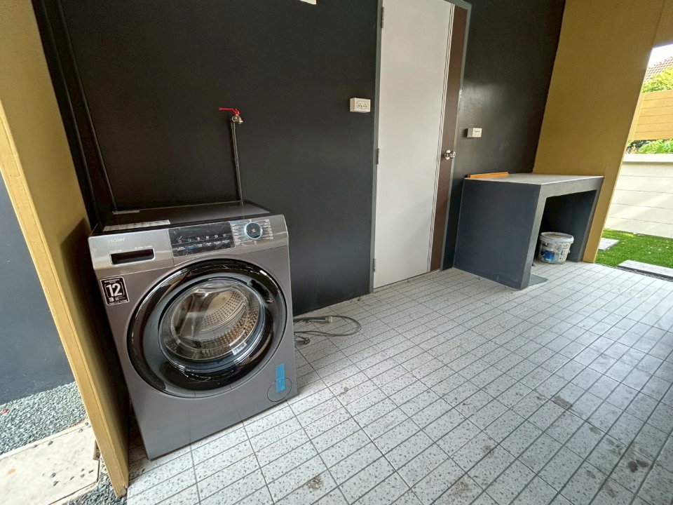 รูป ให้เช่าบ้านเดี่ยว บ้านใหม่เพิ่ง Renovate หมู่บ้านกล้วยไม้ มีสนามหญ้ารอบบ้านสวยงาม ใกล้เซ็นทรัลเฟส เดินทางสะดวก-RW007954 - รูปที่ 24/25