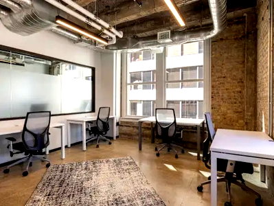 Office for rent : Office for rent at Pearl Tower Phaya Thai, fully equipped with office facilities in a modern building, conveniently located near BTS Ari.