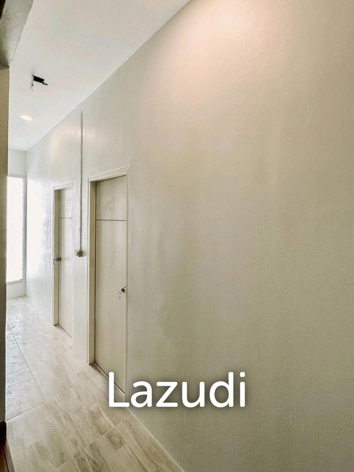 รูป 260 sqm modern townhouse in Wang Thonglang Bangkok - รูปที่ 23/25