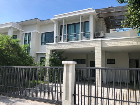 ขายบ้านเดี่ยว 2 ชั้น เนื้อที่ 163.6 ตร.ว. หลังมุม ในหมู่บ้านเพอร์เฟค มาสเตอร์พีซ เซ็นจูรี่