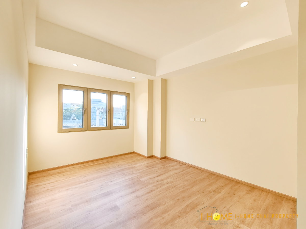 รูป  ขายบ้านเดี่ยว 3 ชั้นครึ่ง   4 ห้องนอน  5 ห้องน้ำ  1 ห้องครัว  2 ที่จอดรถ #C8MG100617 - รูปที่ 19/26