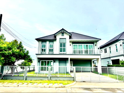 เช่าบ้านเดี่ยว โรงเรียนนวมินทราชินูทิศ สวนกุหลาบวิทยาลัย สมุทรปราการ : ให้เช่าบ้าน แกรนด์ สิวารมณ์ สุขุมวิท-บางปู (Grand Sivarom Sukhumvit-Bangpu) อยู่ติดถนนสุขุมวิท ในซอยเทศบาลบางปู 109