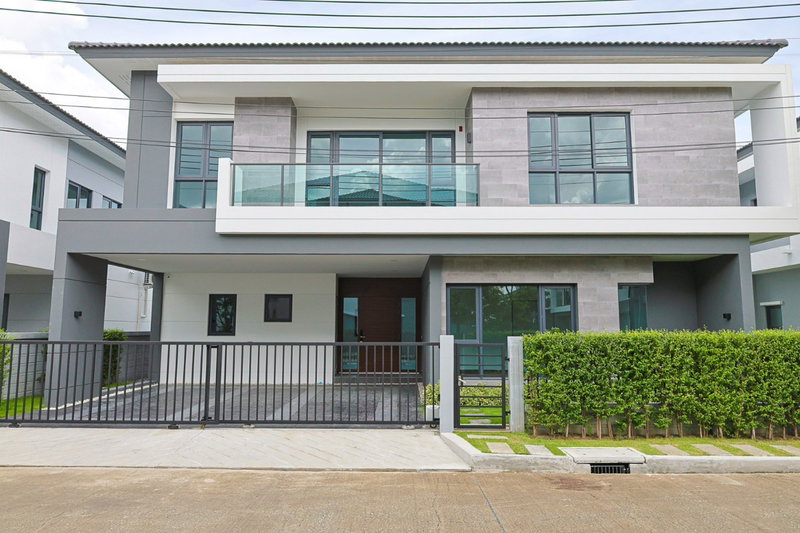 ขายบ้านเดี่ยว : ขายบ้านเดี่ยวหรู หลังมุม The City บางนา 4 ห้องนอน 5 ห้องน้ำ เนื้อที่ 90.10 ตร.วา (313 ตร.ม.) ดีไซน์หรูหรา สำหรับครอบครัวใหญ่ เพียง 23.49 ลบ.! 