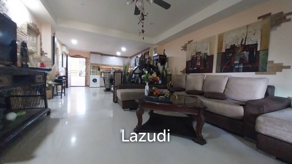 รูป Spacious 2-Bedroom Condo for Sale in Rawai - รูปที่ 1/21