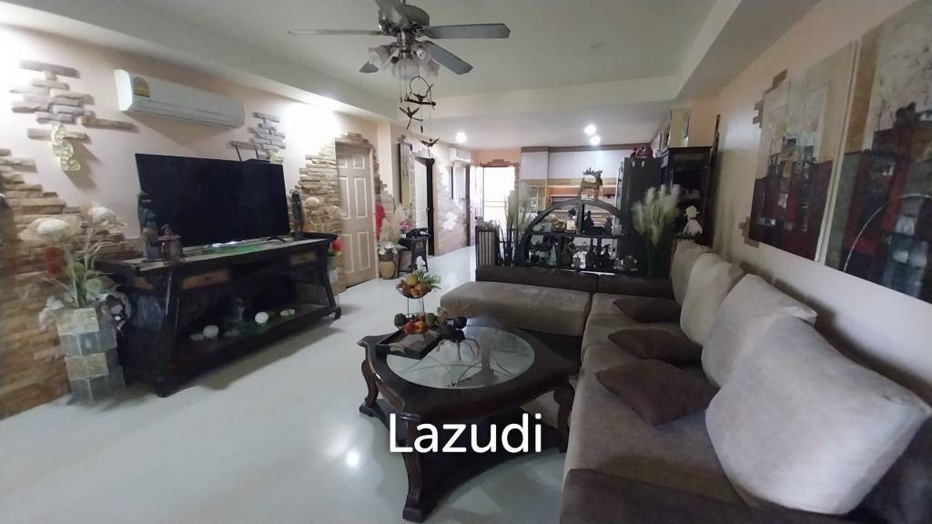 รูป Spacious 2-Bedroom Condo for Sale in Rawai - รูปที่ 3/21