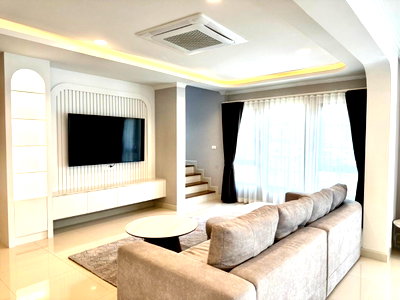 Houses for sale : House for sell  Centro  bangna