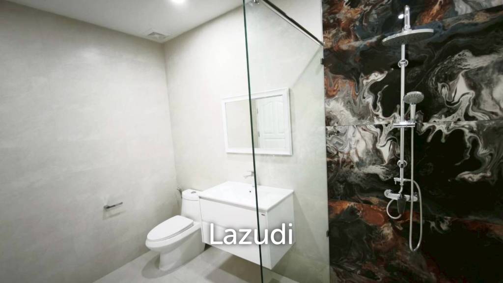 รูป บ้าน 2 ชั้น 250 ตร.ม. หรูตกแต่งครบ ใจกลางพัทยาใต้ - รูปที่ 30/39