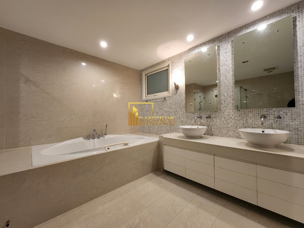 picture Baan Siri 24 | Impressive 4 Bed Duplex Penthouse in Popular Phrom Phong - BR9014CD - 31/52