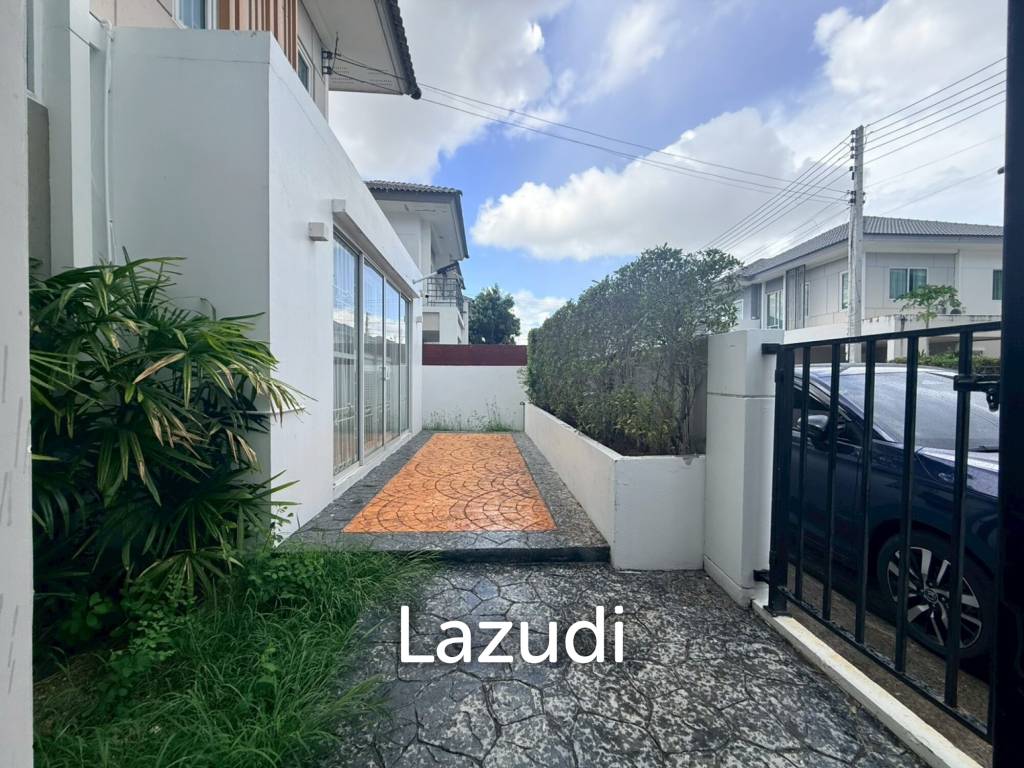 picture Exceptional Double-Plot Residence for Sale Pruksa Nara - 31/32