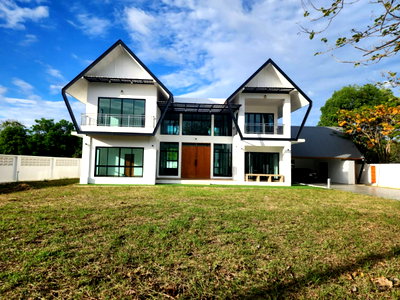 เช่าบ้านเดี่ยว พรีเมี่ยม เอาท์เล็ท เชียงใหม่ :  ให้เช่าบ้านเดี่ยวสองชั้น 4 ห้องนอน 4 ห้องน้ำ 1  ห้องครัว   2  ที่จอดรถ   #AHD-H1320 