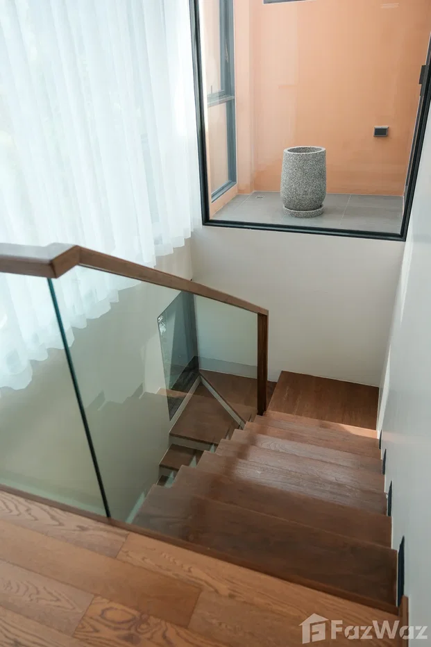 รูป Sophisticated 3-Bedroom Modern Tropical Villa in Chalong 6381537 - รูปที่ 10/30