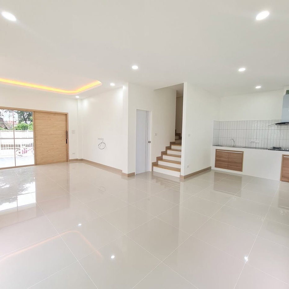 รูป ขาย บ้านเดี่ยวสองชั้น บ้านนอกโครงการทำเลเด่นใกล้ตลาด !!!! ฟรีโอน #CSS101821 - รูปที่ 3/16